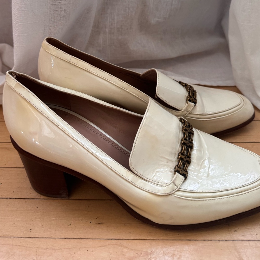 Tory Burch woman Moccasin in Patent Leather Beige heel  
8.5 Loafer Designer